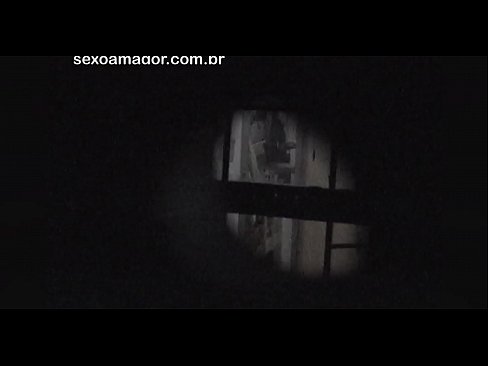 ❤️ Blondiin saab salaja videolevi naabruskonna voyeuri poolt peidetud õõnsate telliskivide taha peidetud ❤️❌ Kaunis porno at et.josporn-com.ru